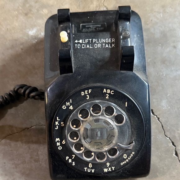 Vintage Black Rotary Dial Telephone - Picture 4 of 4